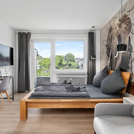 1, Direkt Am Bahnhof *