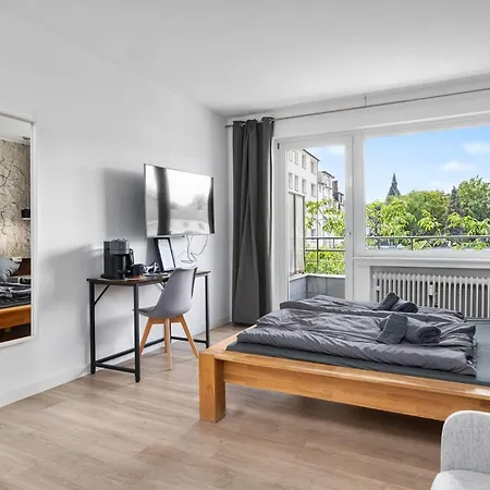 1, Direkt Am Bahnhof *