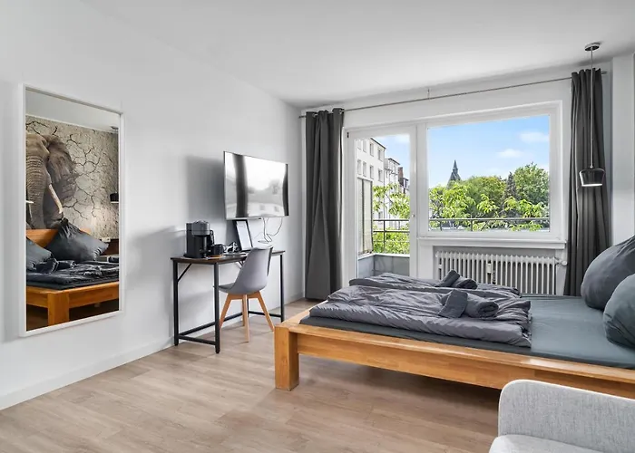 1, Direkt Am Bahnhof *