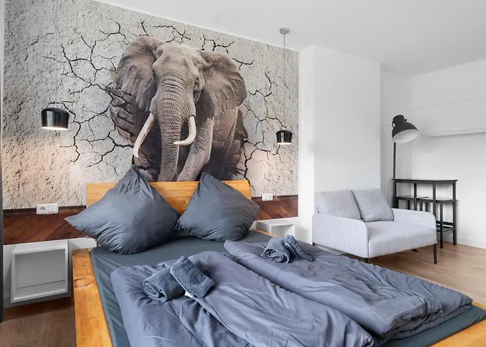 1, Direkt Am Bahnhof *